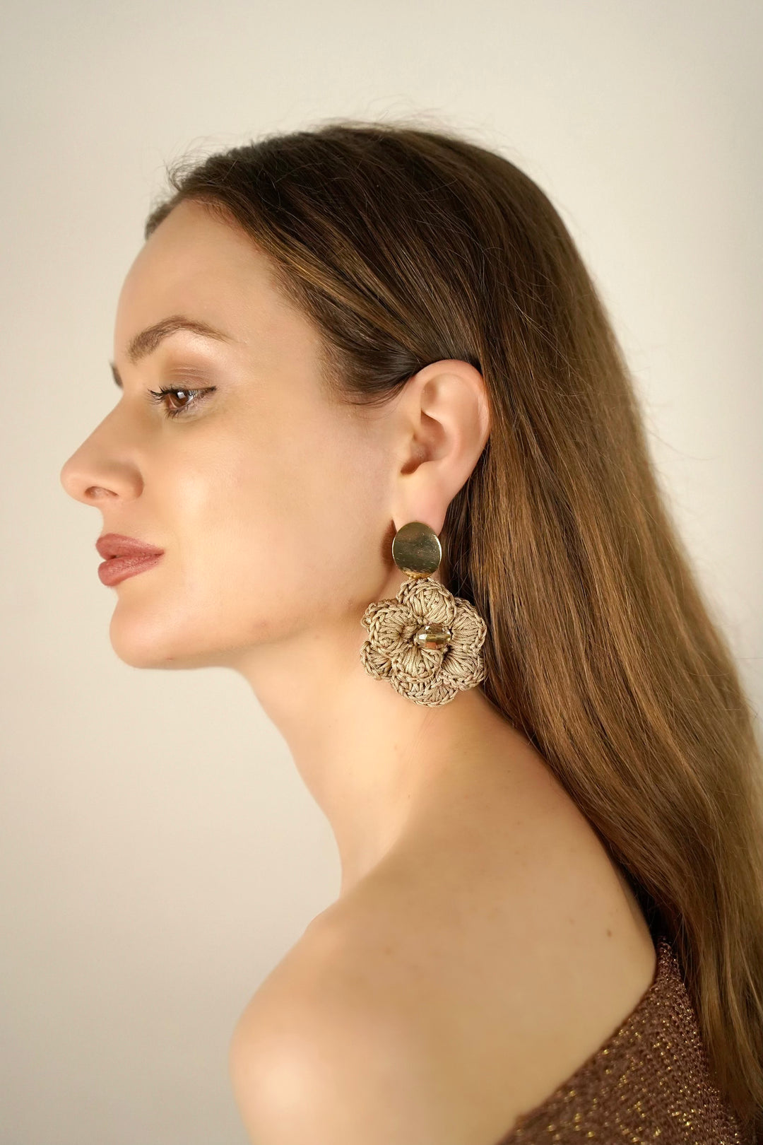 Dramatic beige flower earrings – Next Door Goddess