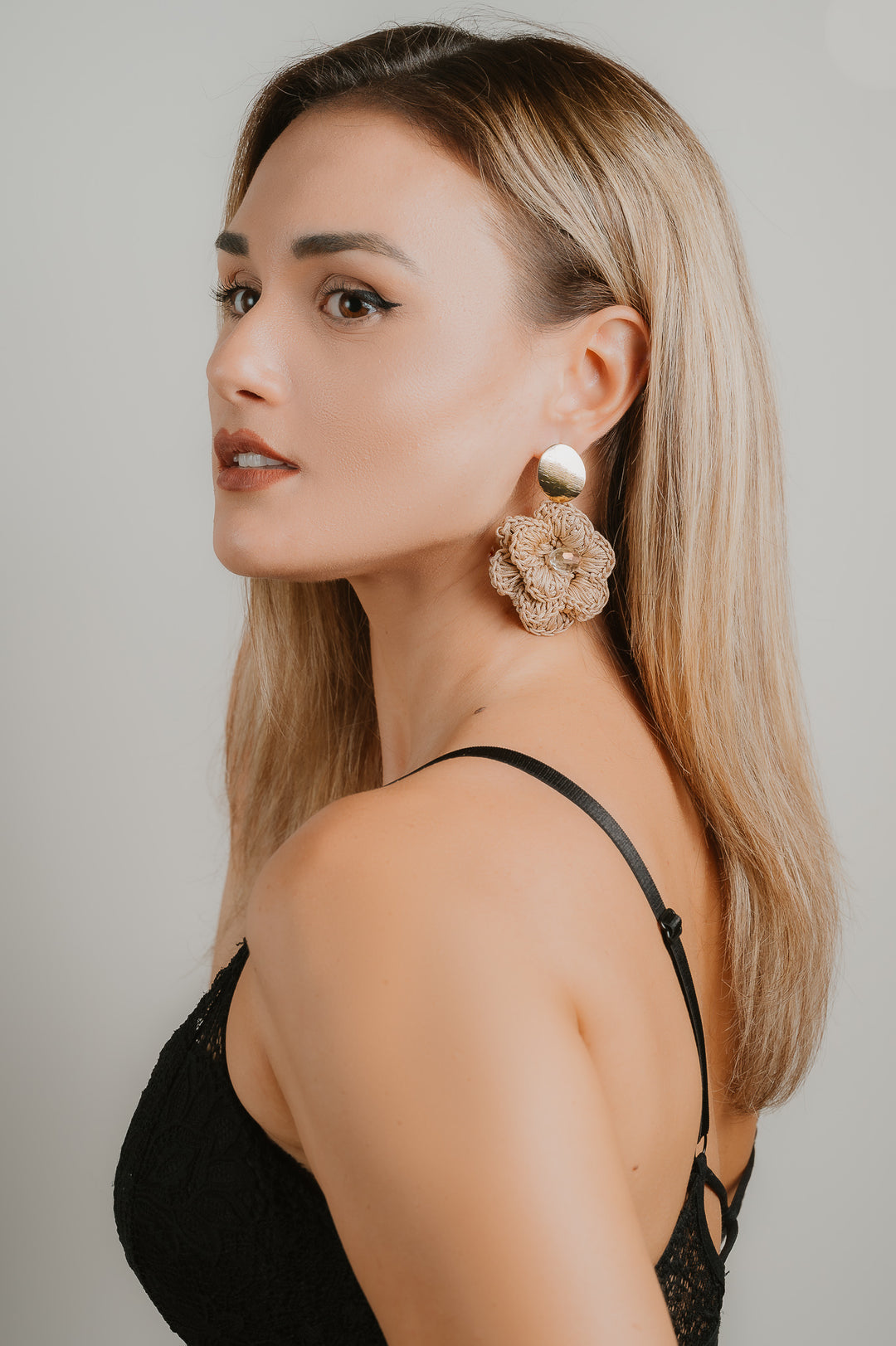 Dramatic beige flower earrings – Next Door Goddess